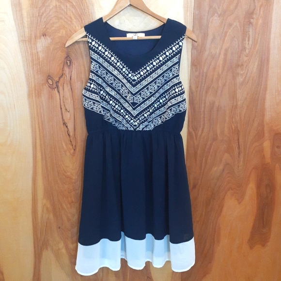 Detailed blue dress - Picture 1 of 1